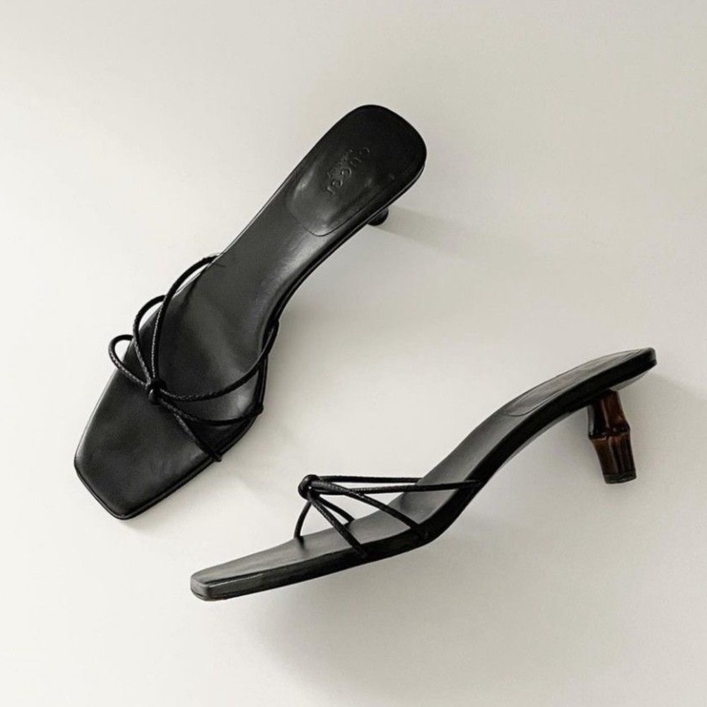 Gucci by Tom Ford Iconic S/S 2002 Black Leather Bamboo Kitten heels